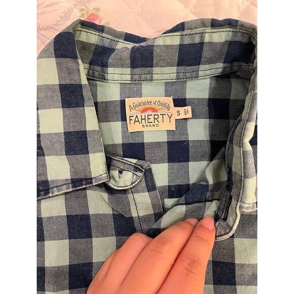 Faherty Ventura Buffalo Check Button Down Shirt Indigo Sea size Small - Picture 3 of 9